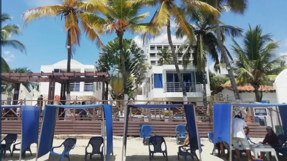 Hotel Portoalegre Coveñas Playa frente al Hotel