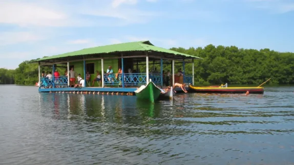 Casa Flotante - Cienaga la Caimanera - Hotel PortoAlegre Coveñas